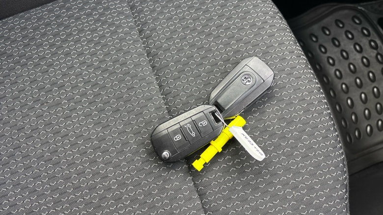 Vauxhall Crossland 1.2 Turbo [130] Design 5dr Auto Petrol Hatchback